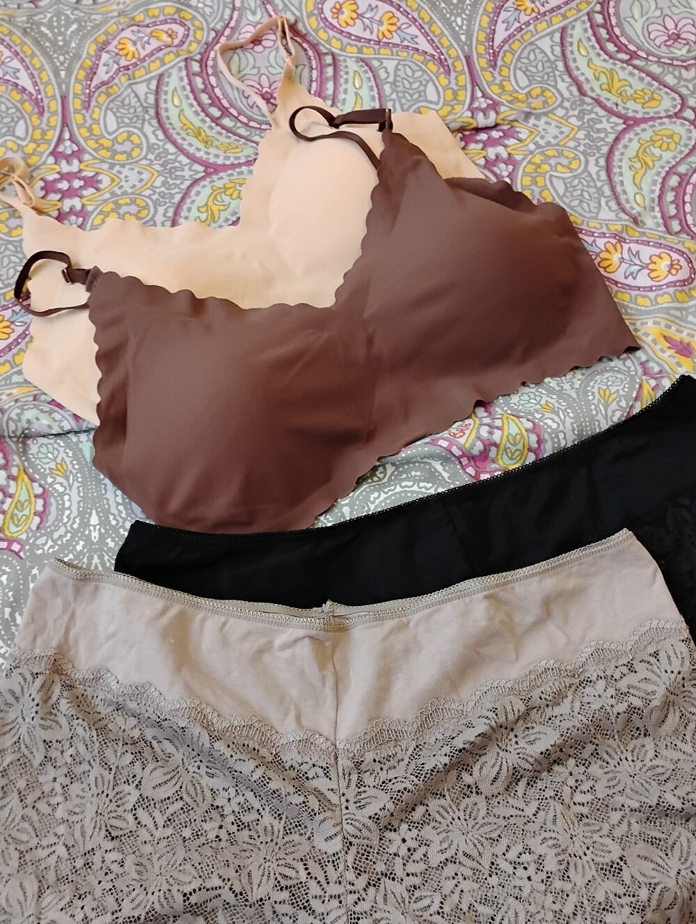 Seamless Scalloped Bralette Set - Nude & Chocolate And Black